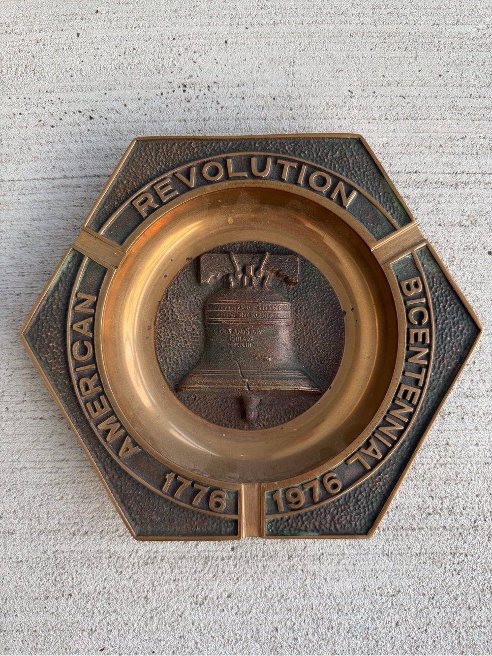 Vintage 1976 American Revolution Bicentennial Liberty Bell Brass Ashtray 6.5”